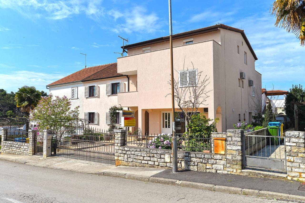 Apartments Milka 2074 Poreč Exterior foto