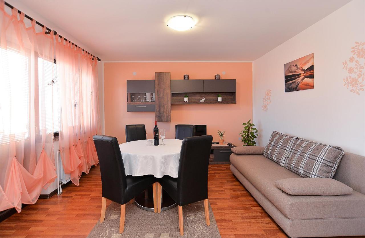 Apartments Milka 2074 Poreč Exterior foto